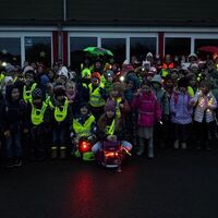 Bild vergr��ern: Finnentroper Grundschulen beteiligen sich f�r mehr Verkehrssicherheit am �Gl�hw�rmchen-Aktionstag�