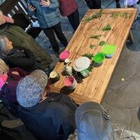 Bild vergr��ern: Viele Interessierte beim Kr�uter-Workshop in Deutmecke